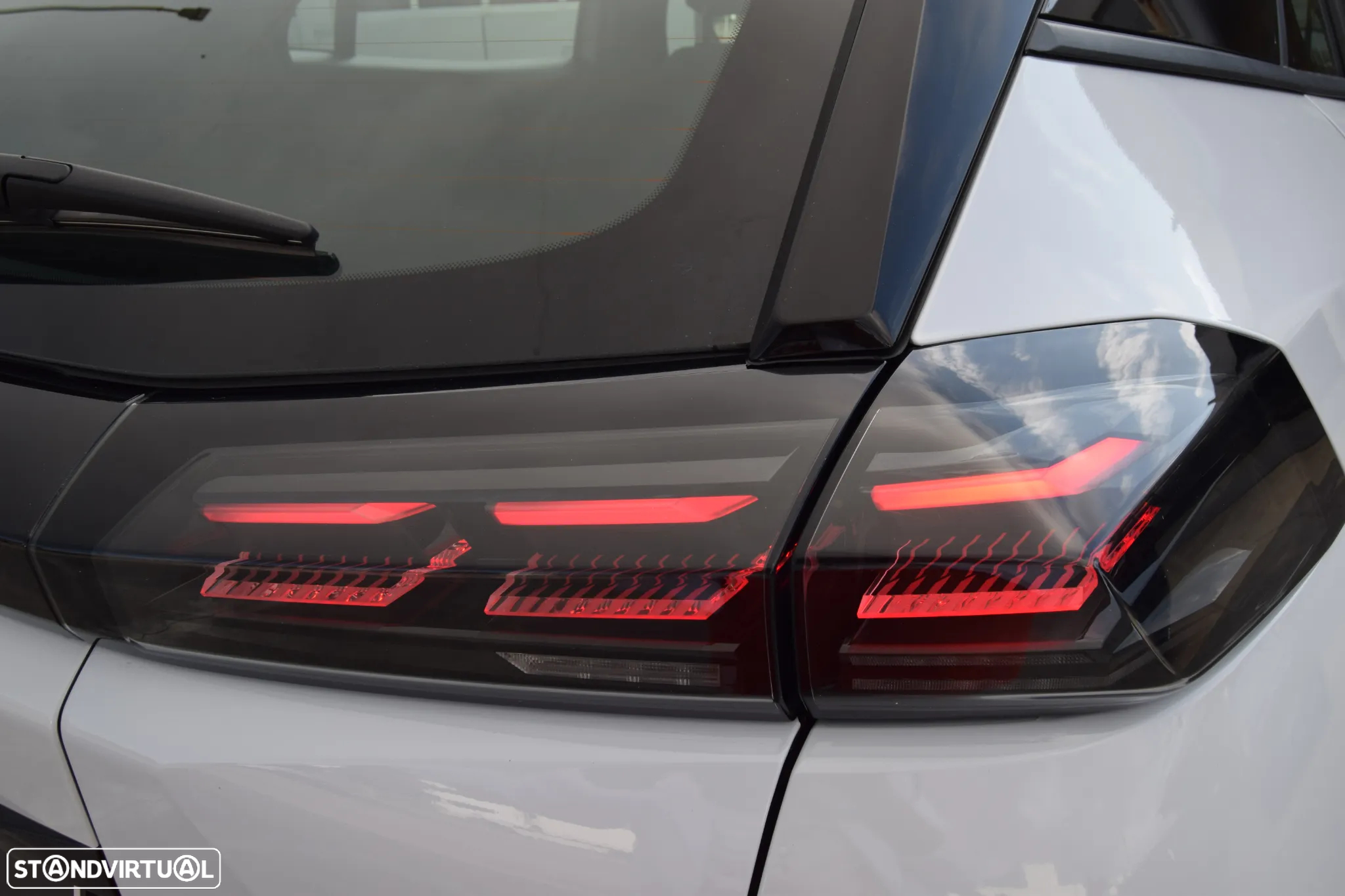 Peugeot e-2008 54 kWh Active - 38