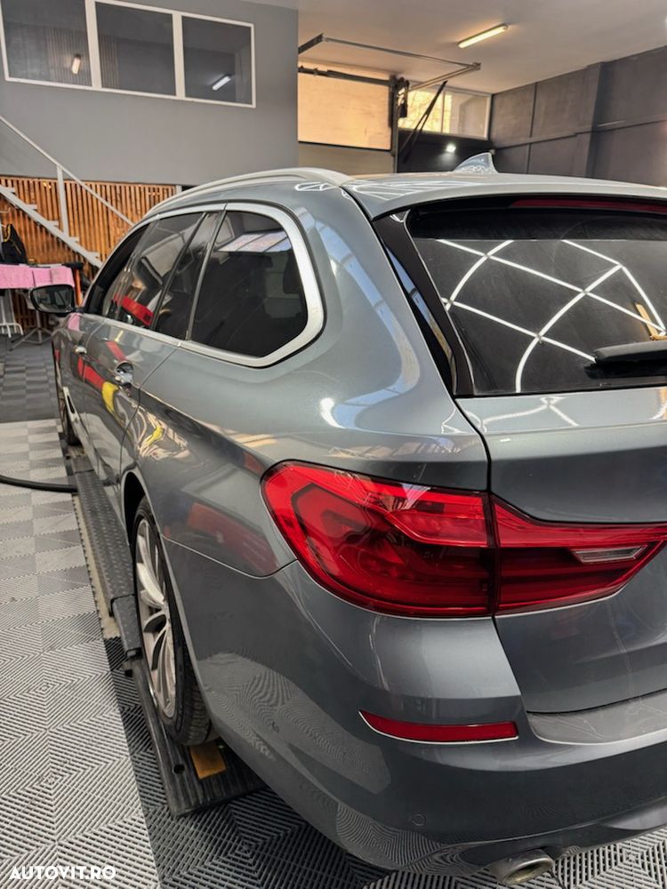 BMW Seria 5 520d Touring Aut. Luxury Line - 12