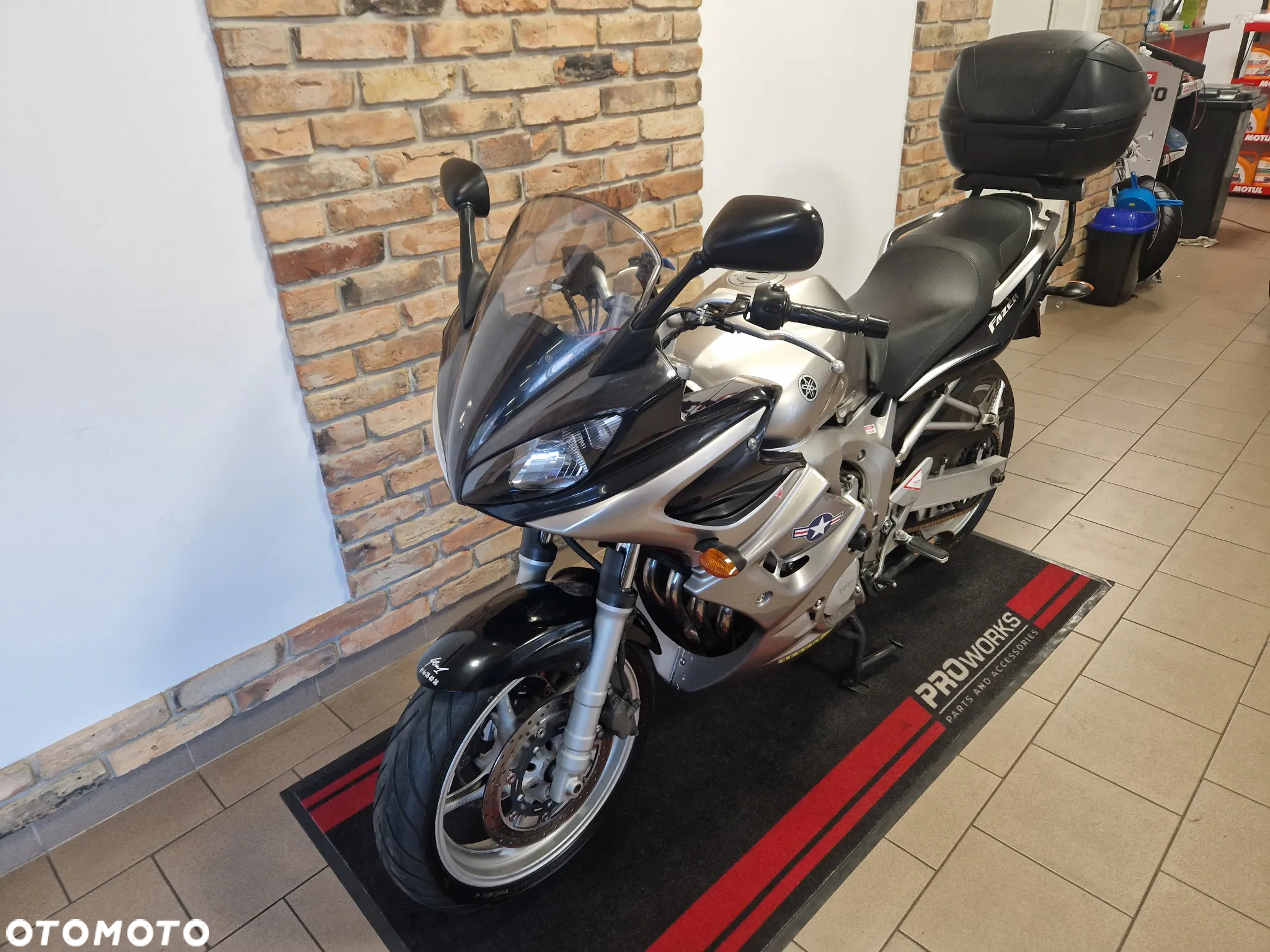 Yamaha FZ6 - 24
