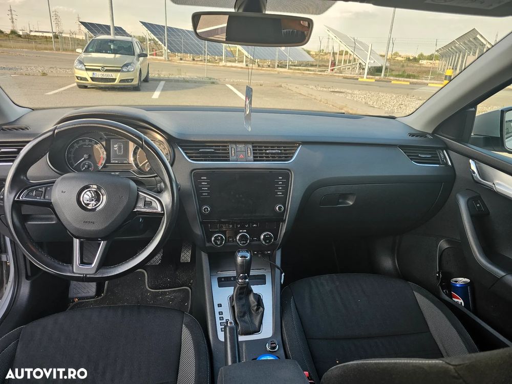 Skoda Octavia 1.6 TDI DSG Style - 4