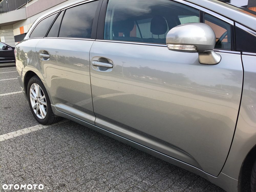 Toyota Avensis 2.2 D-4D Automatik Executive - 32