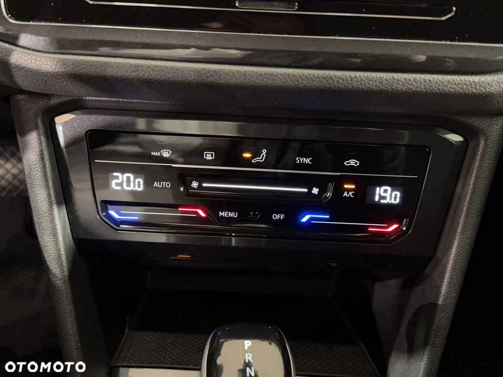 Volkswagen Tiguan - 27