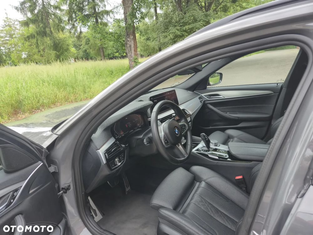 BMW Seria 5 520d xDrive mHEV M Sport sport - 16