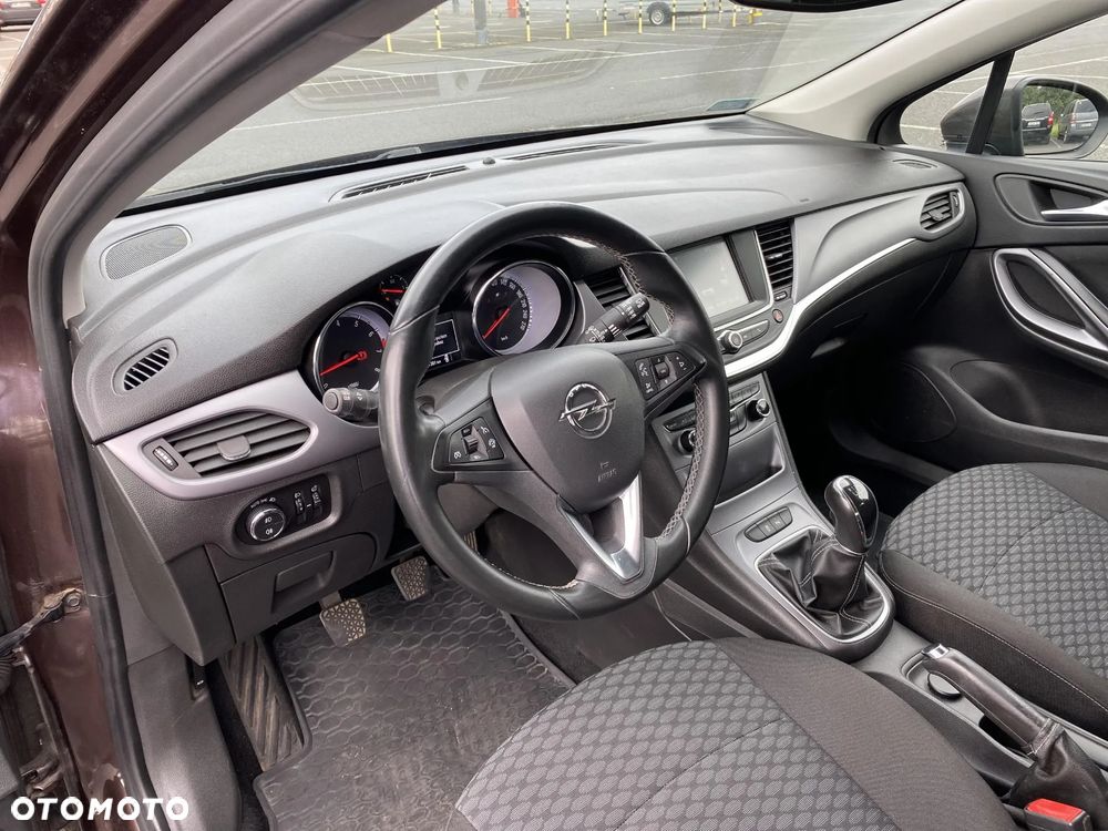 Opel Astra V 1.4 T Enjoy - 10