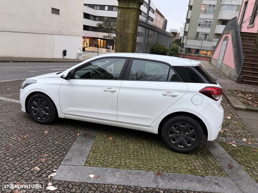 Hyundai i20 1.1 CRDi LED - 3