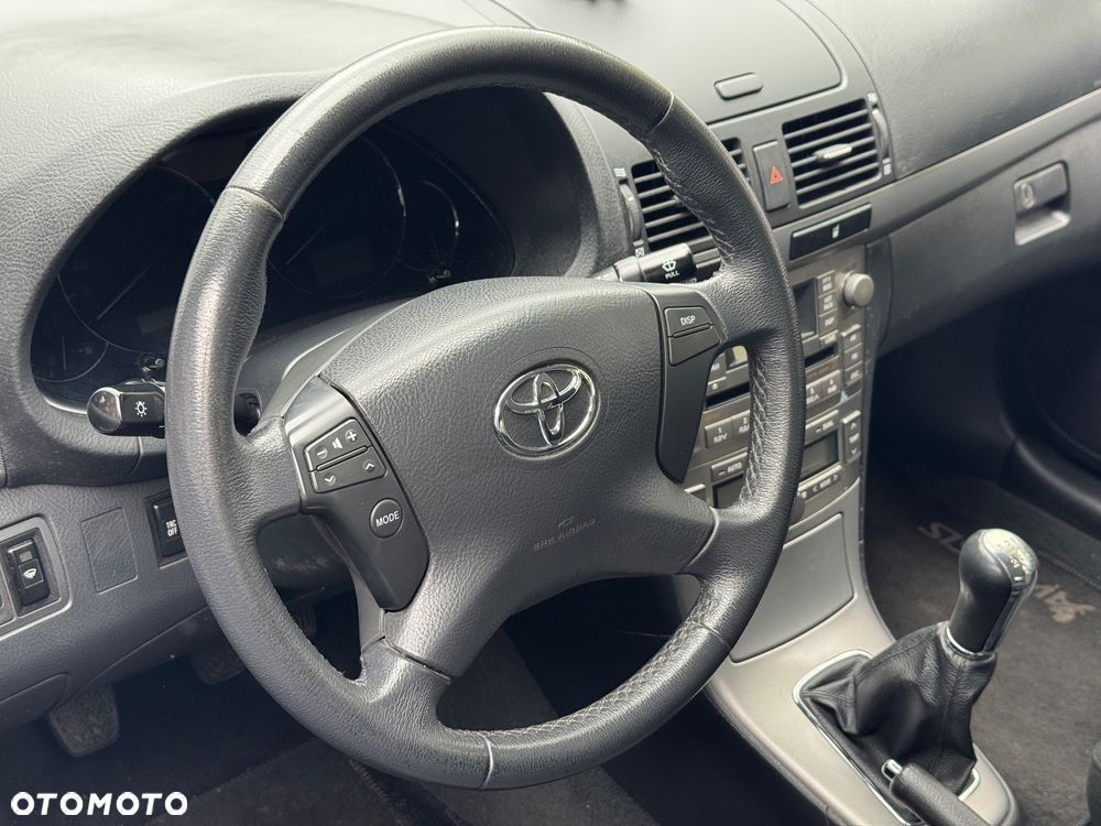 Toyota Avensis - 5