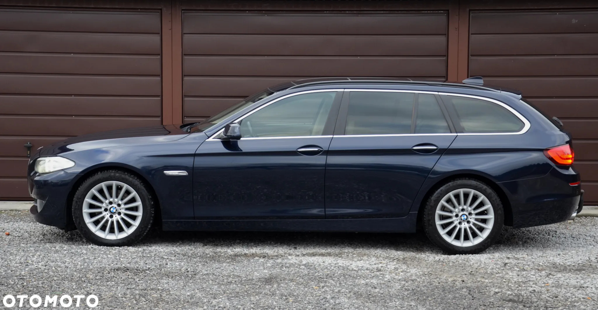 BMW Seria 5 520d Touring - 13