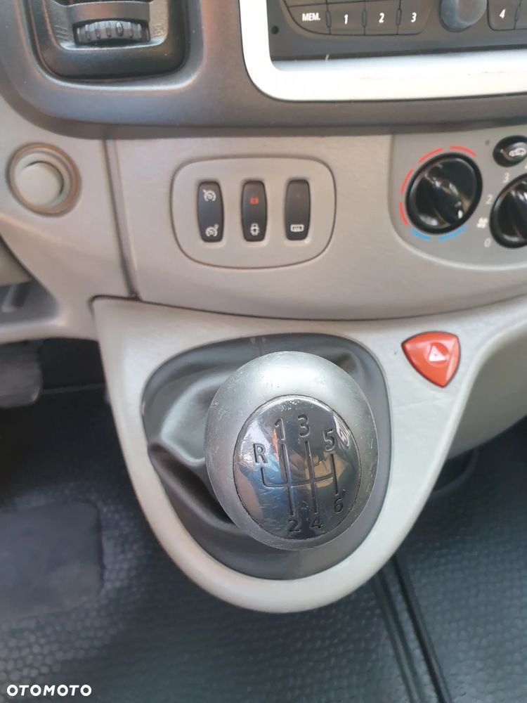 Opel vivaro - 9