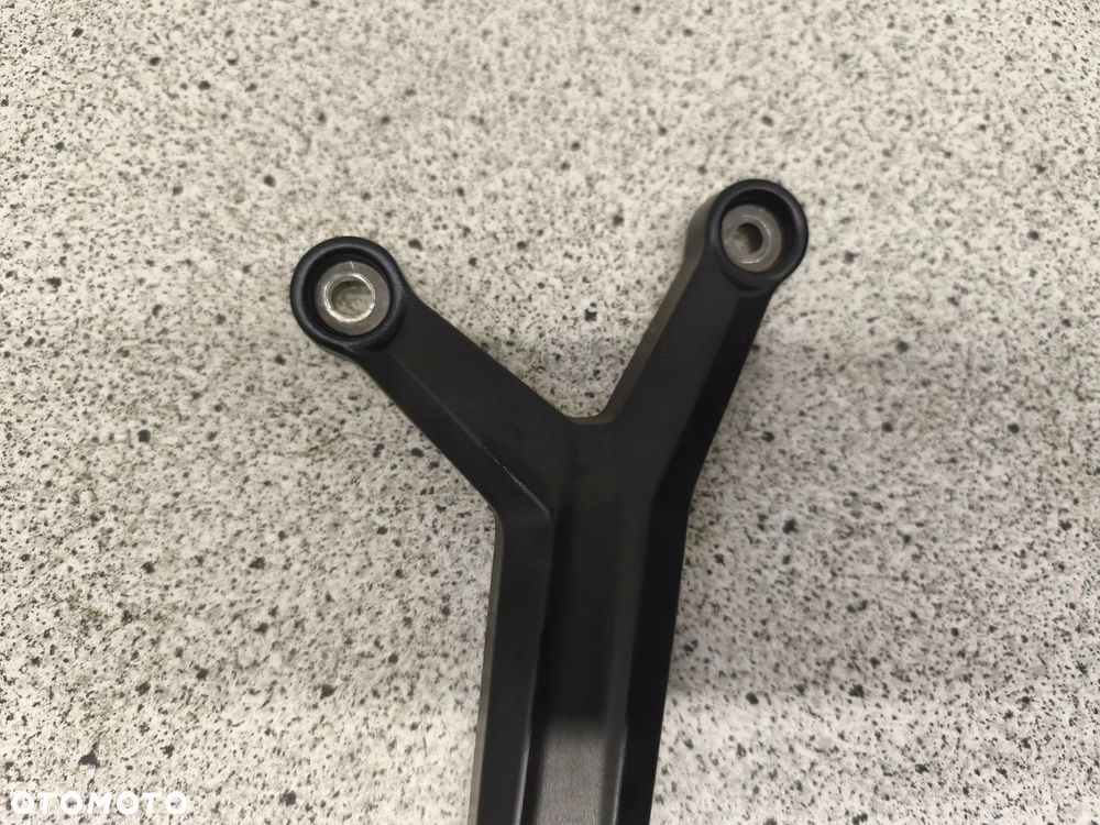 Set prawy tył, podnóżek pasażera Triumph Trident 660 2022 - 2