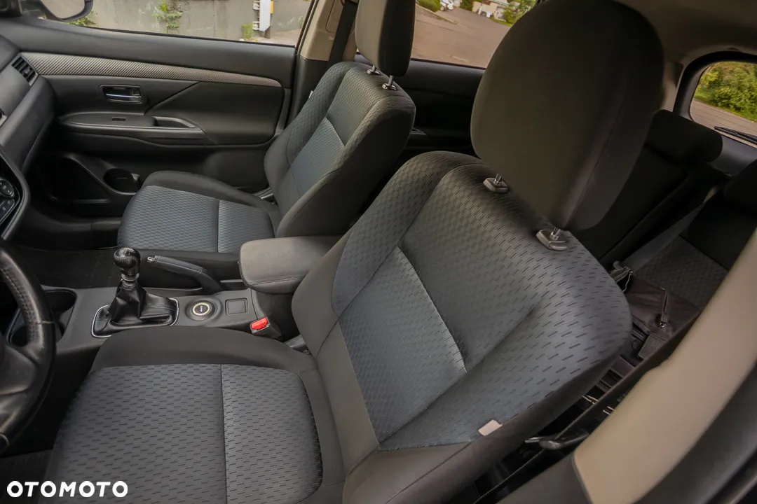 Mitsubishi Outlander 2.2 DI-D 4WD Instyle - 18