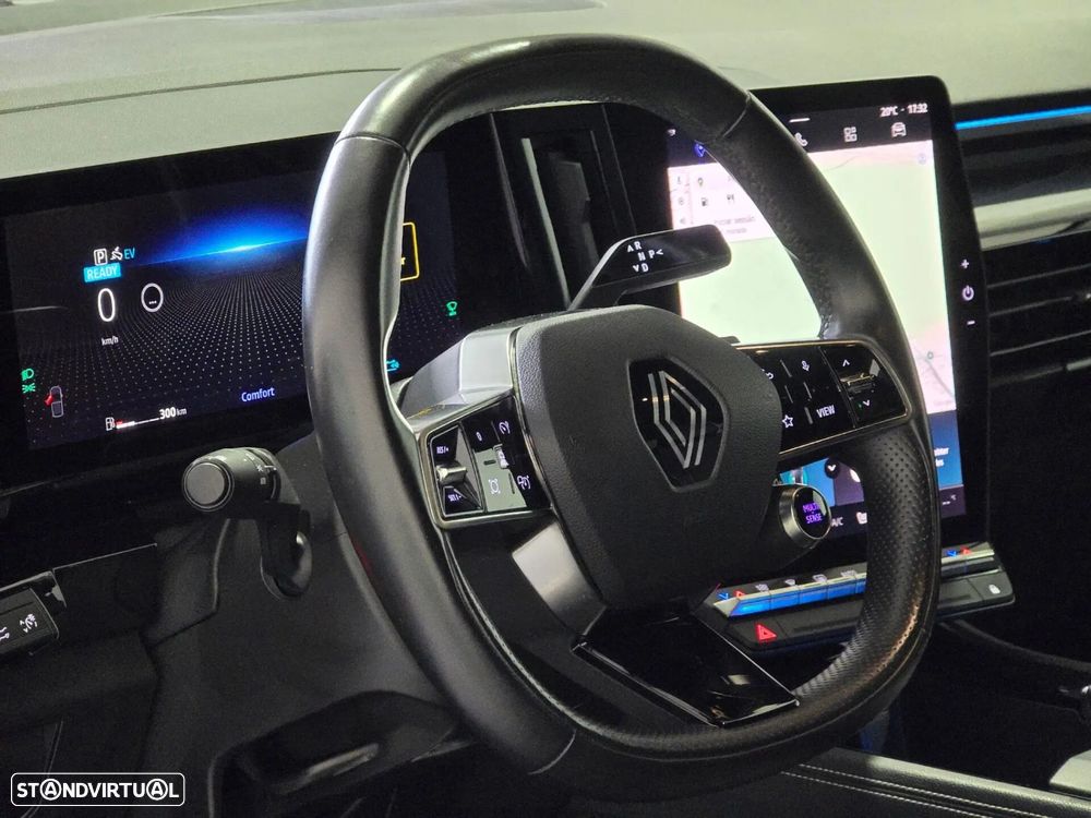 Renault Austral 1.2 E-Tech Iconic - 26