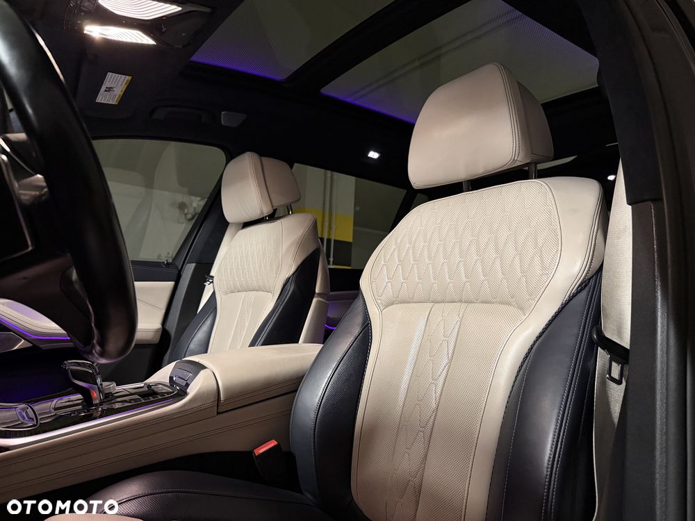 BMW X7 M50i sport - 14