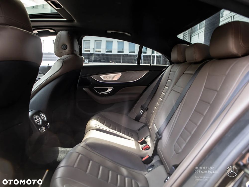 Mercedes-Benz CLS 300 d 4-Matic AMG - 18