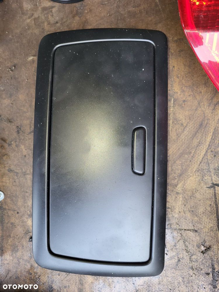 Schowek środkowy bmw 1 e87 2010r