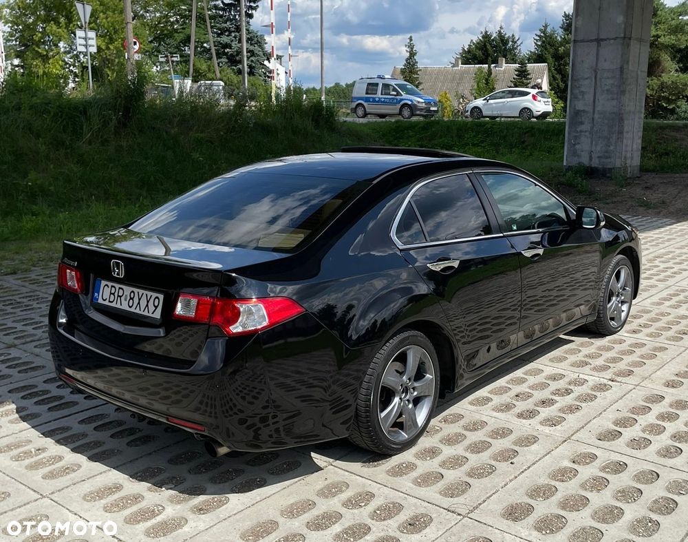 Honda Accord 2.0 Executive Nav - 6