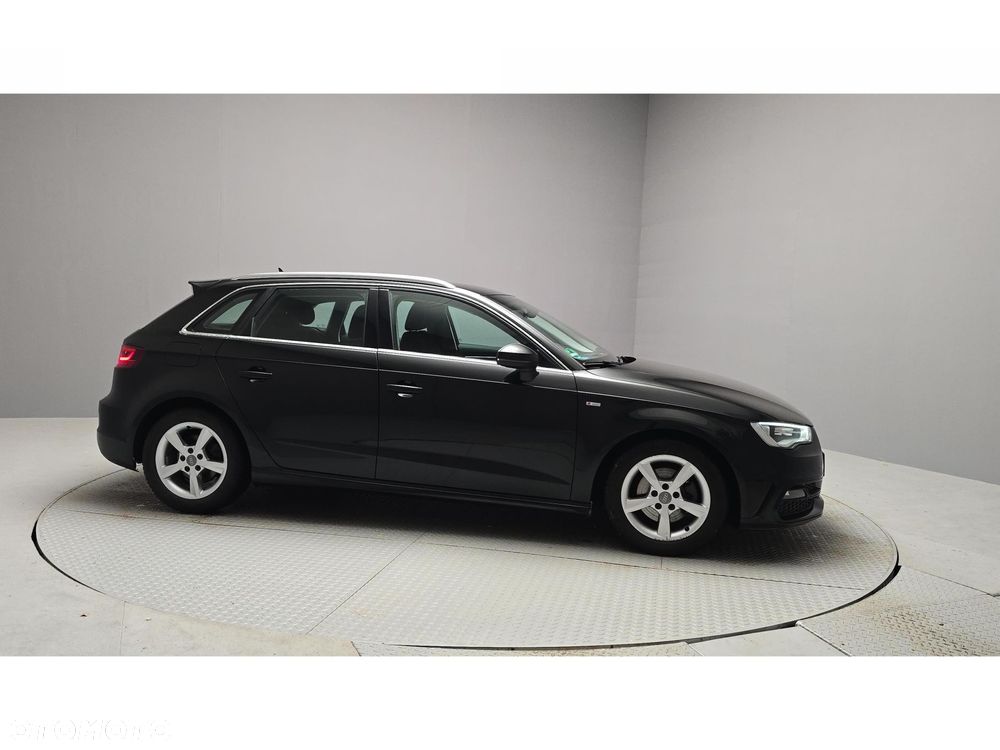 Audi A3 Sportback - 6