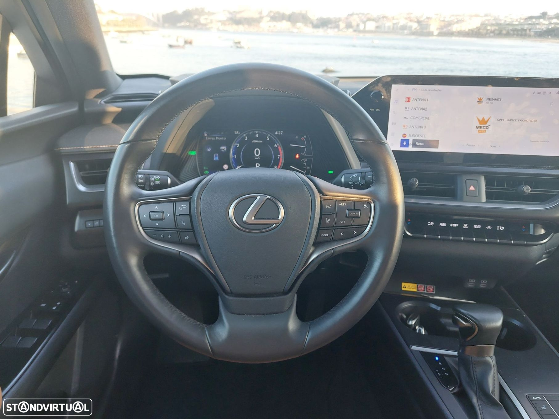 Lexus ux-250h - 9