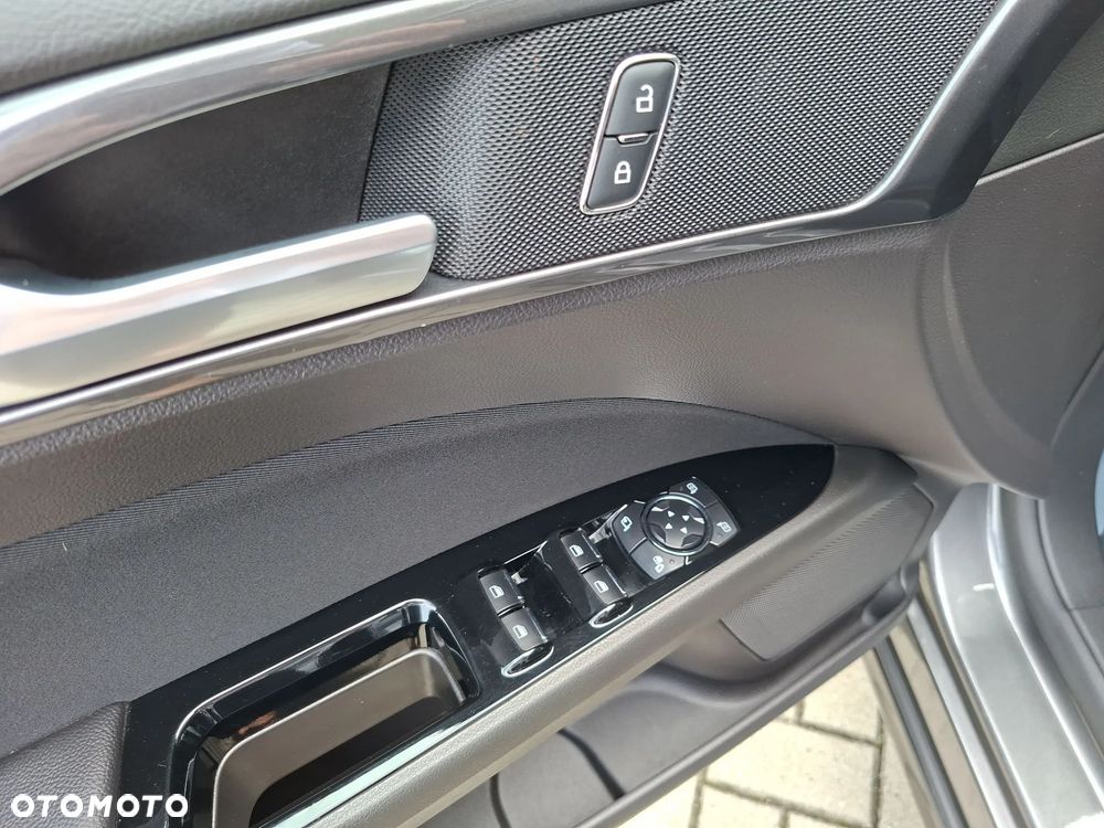 Ford Mondeo 2.0 EcoBlue Titanium - 13