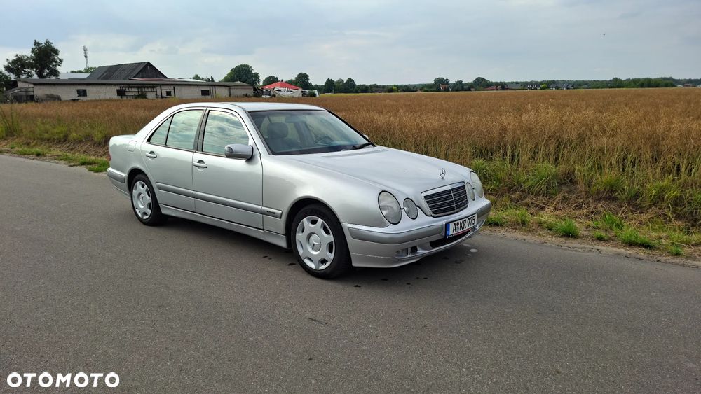 Mercedes-Benz Klasa E 220 CDI Classic - 4