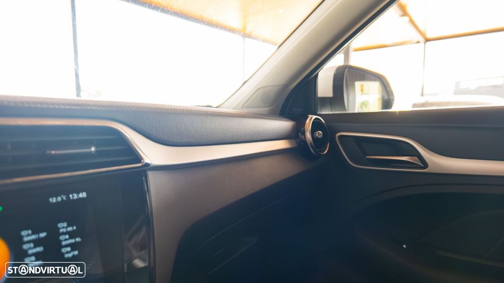 MG ZS EV Luxury - 18