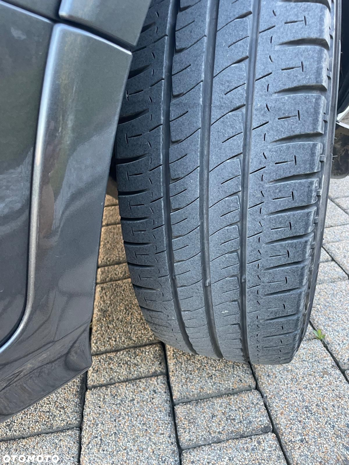 Ford Tourneo Custom 320 L2H1 VA Autm Titanium X - 32