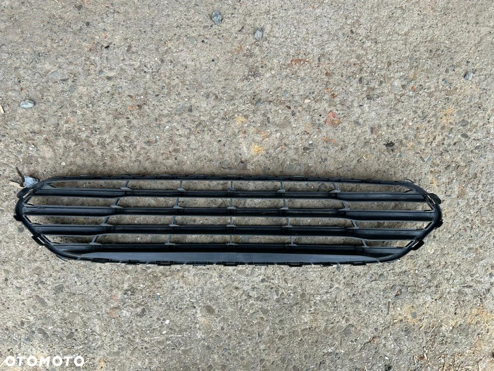 KRATKA ZDERZAKA PRZÓD ŚRODKOWA ET76-17B968-ACW Ford Transit Courier I - 2