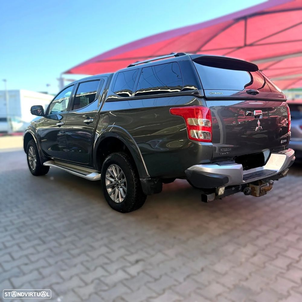 Mitsubishi L200 2.4 DI-D CD Sport Strakar 4WD - 18