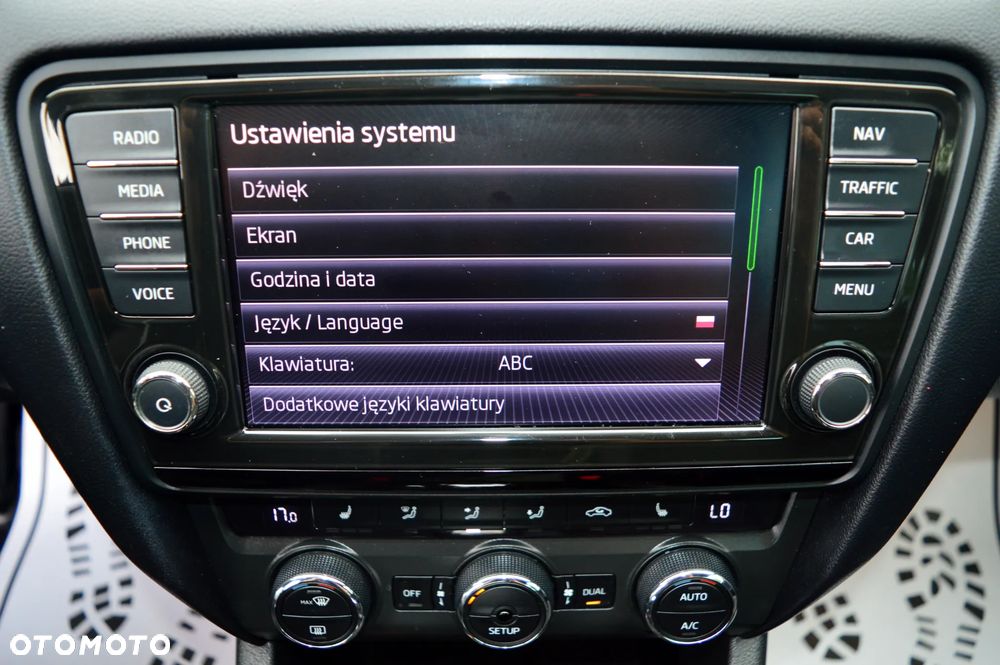 Skoda Octavia 2.0 TDI DSG RS - 25