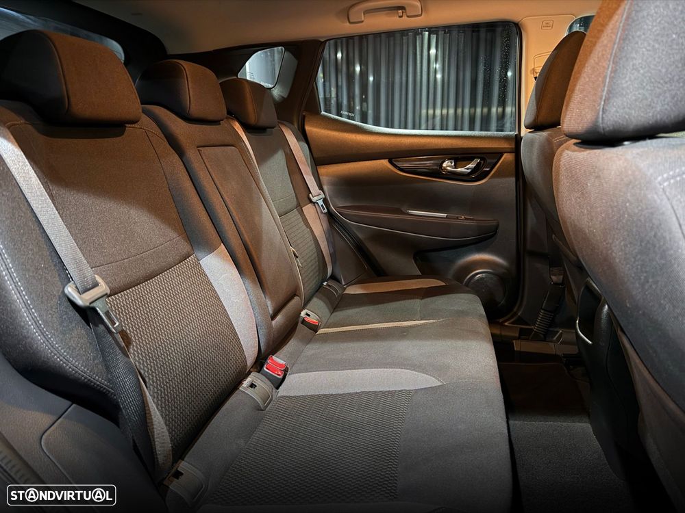Nissan Qashqai 1.5 dCi N-Connecta - 29