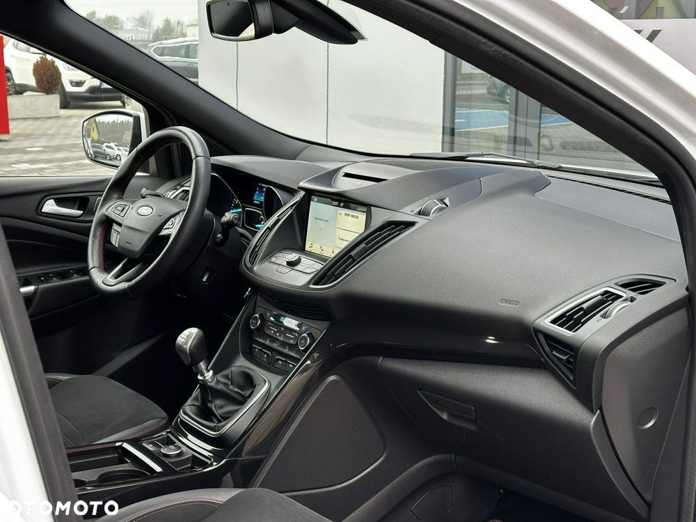 Ford Kuga 1.5 EcoBoost 2x4 ST-Line - 17