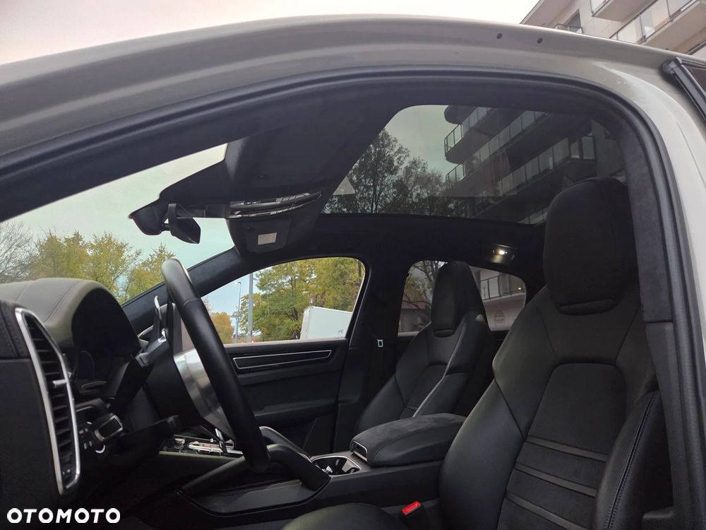 Porsche Cayenne GTS - 9