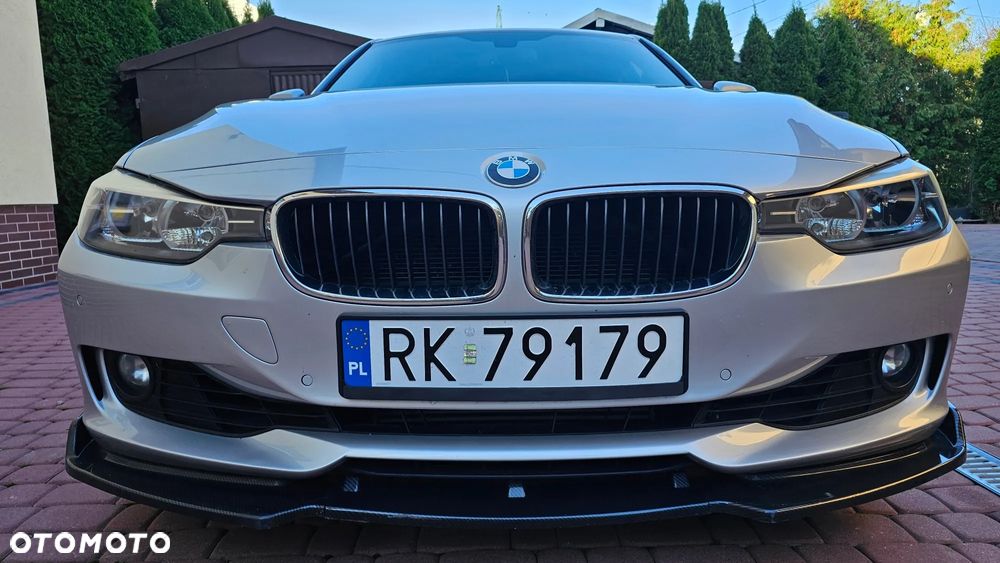 BMW Seria 3 328i xDrive Sport-Aut Sport Line - 17