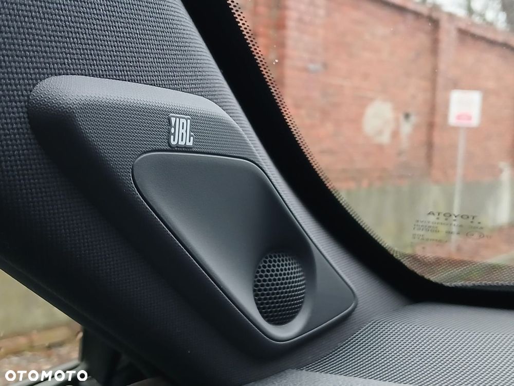 Toyota RAV4 2.5 Hybrid Black Edition by JBL 4x4 - 37