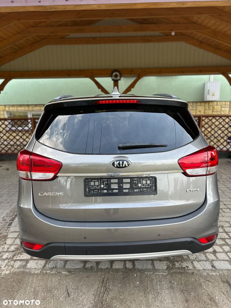 Kia Carens 1.7 CRDi M 7os EU6 - 12