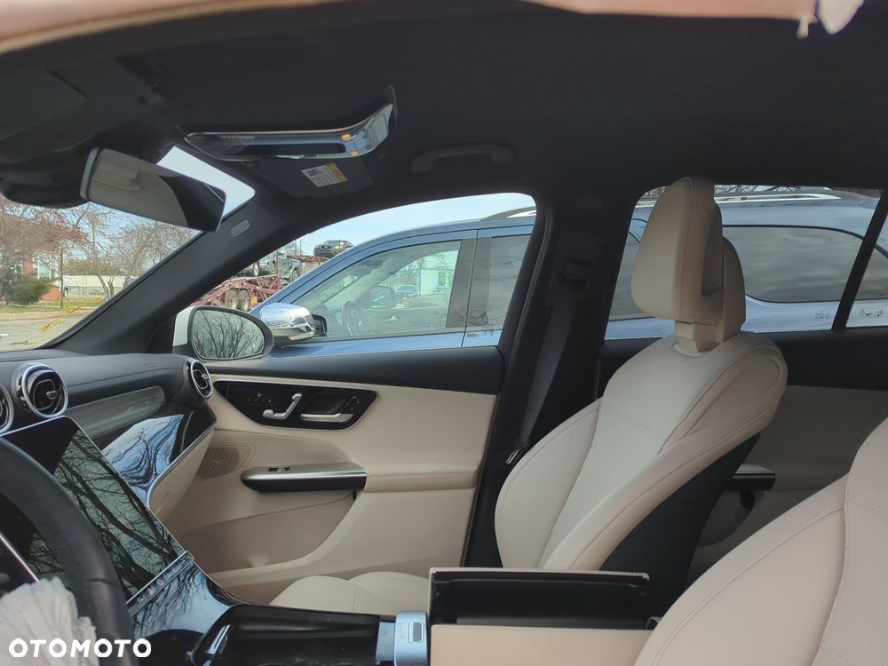 Mercedes-Benz GLC 300 4Matic 9G-TRONIC Avantgarde Advanced - 16