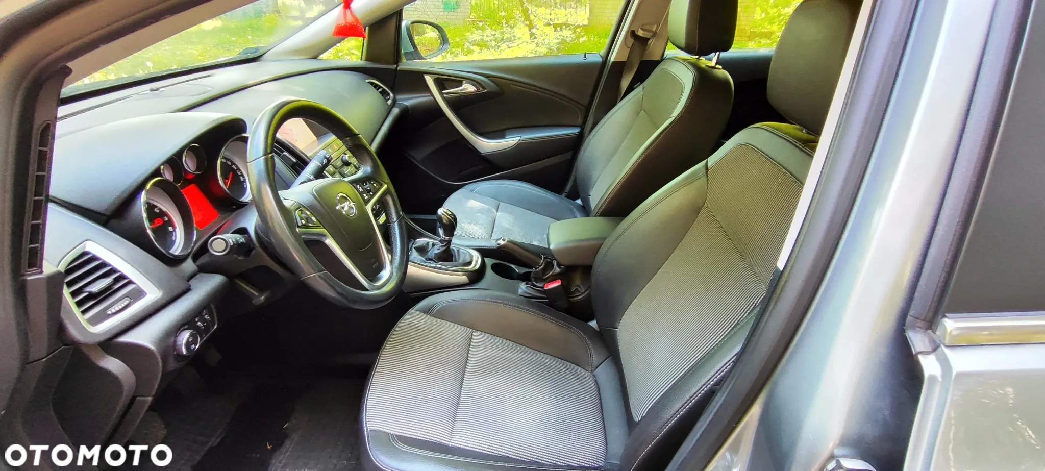 Opel Astra IV 1.6 T SIDI Cosmo S&S - 20