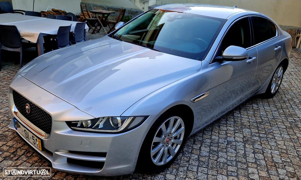 Jaguar XE 2.0 D Prestige Aut. - 3