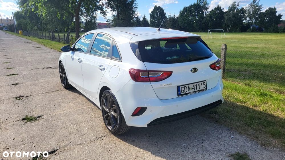 Kia Ceed 1.6 CRDi SCR M - 9