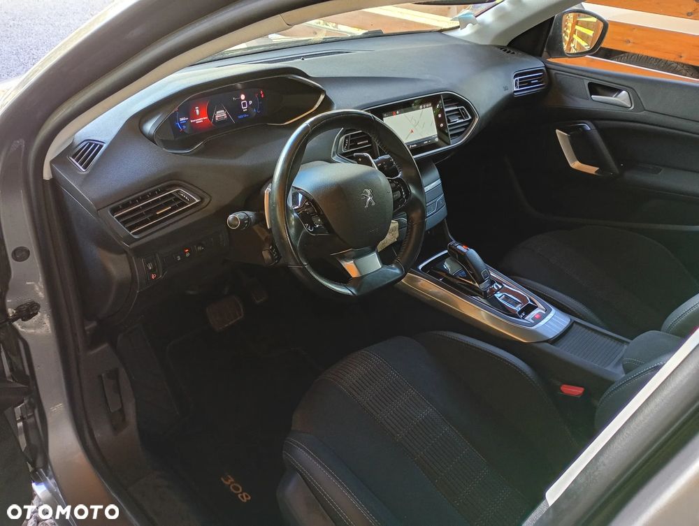 Peugeot 308 PureTech 130 EAT8 Allure - 8