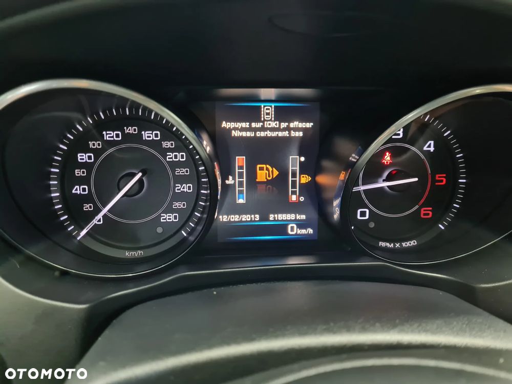 Jaguar XE 2.0 D Prestige - 11