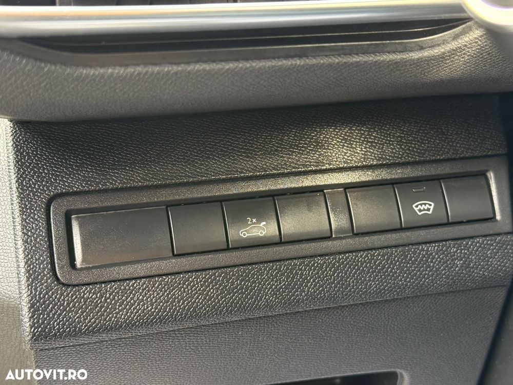 Peugeot 3008 BlueHDi 180 Stop & Start EAT6 GT - 11