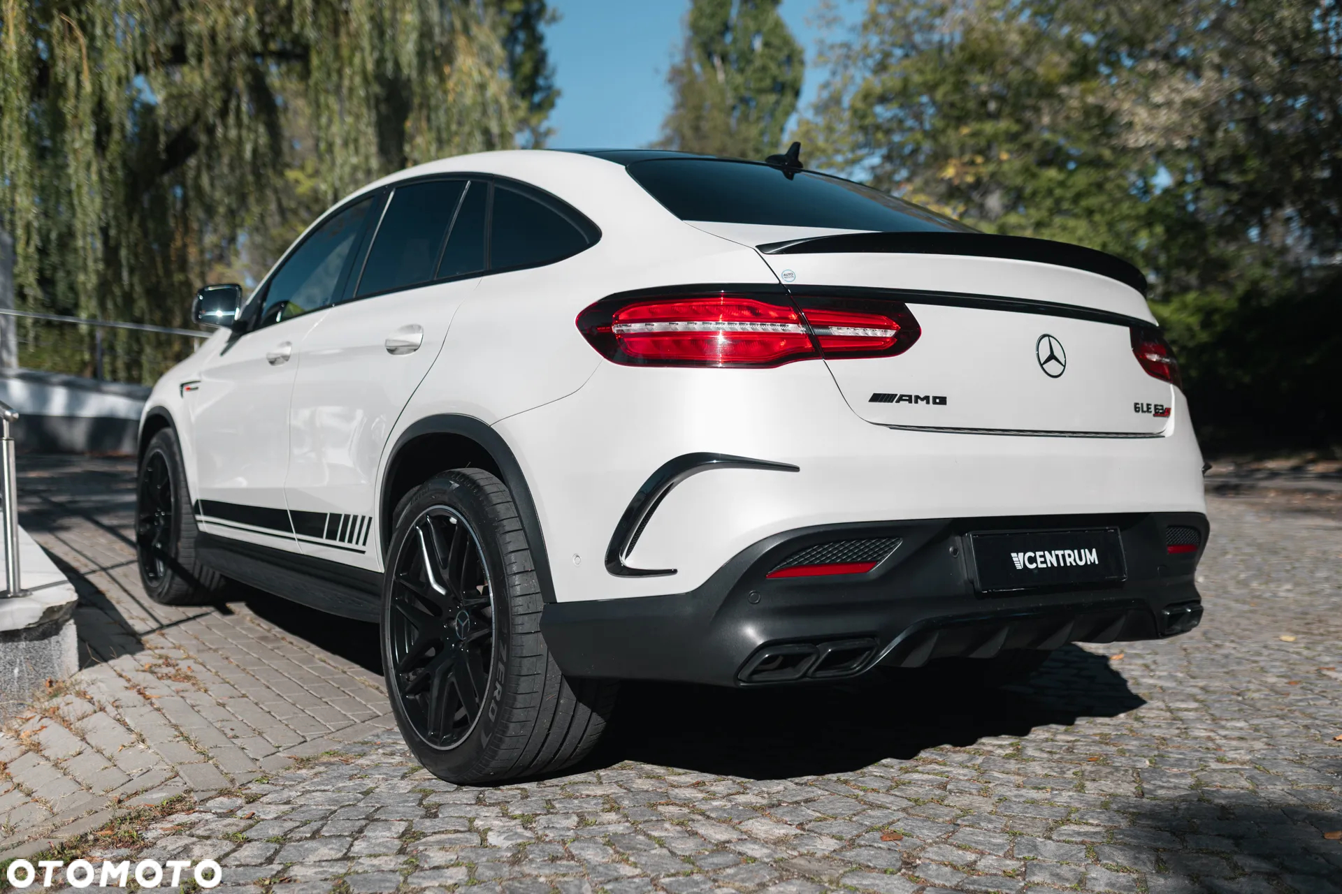 Mercedes-Benz GLE AMG Coupe 63 4-Matic - 13