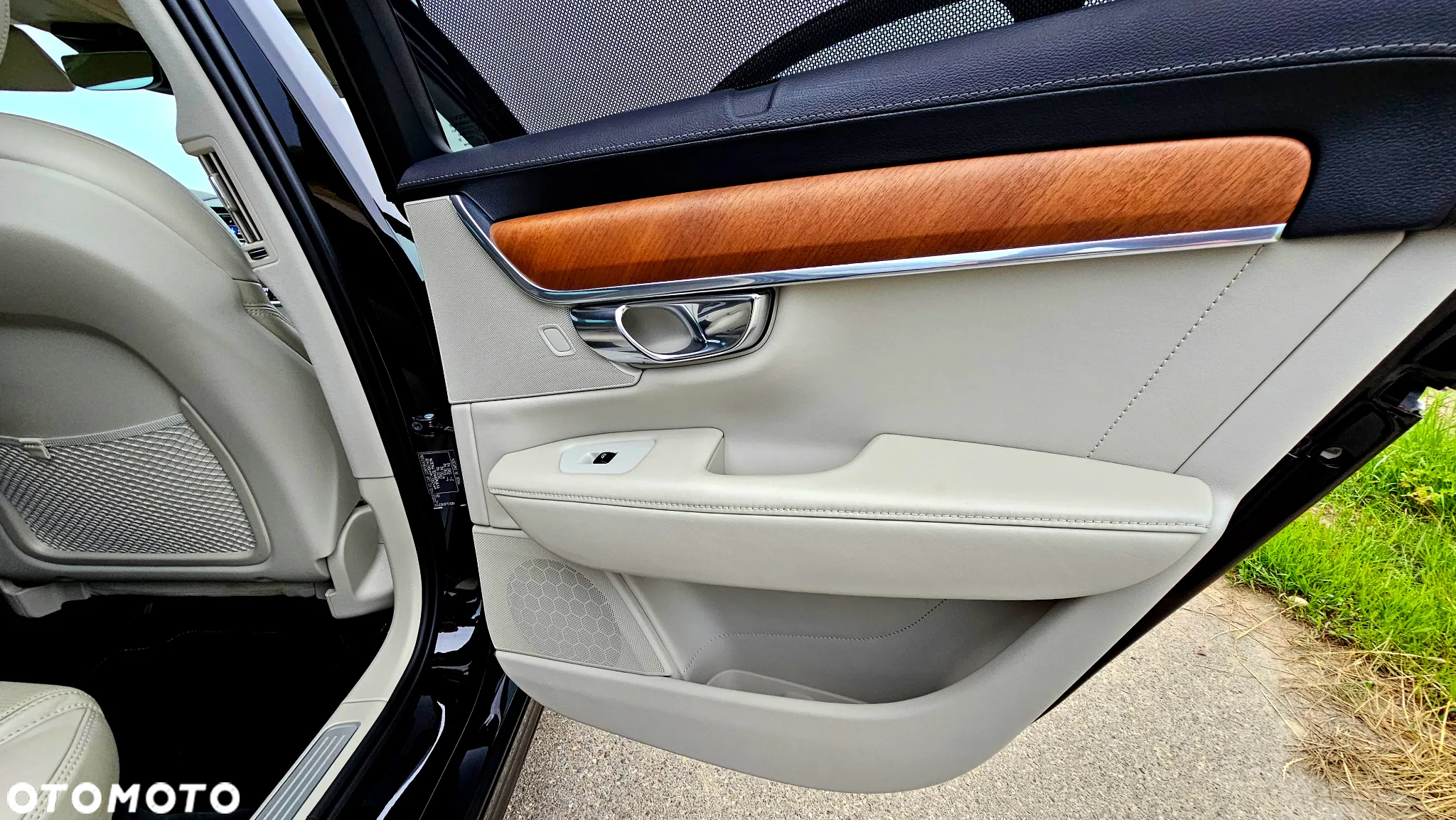 Volvo V90 T8 AWD Plug-In Hybrid Inscription - 34