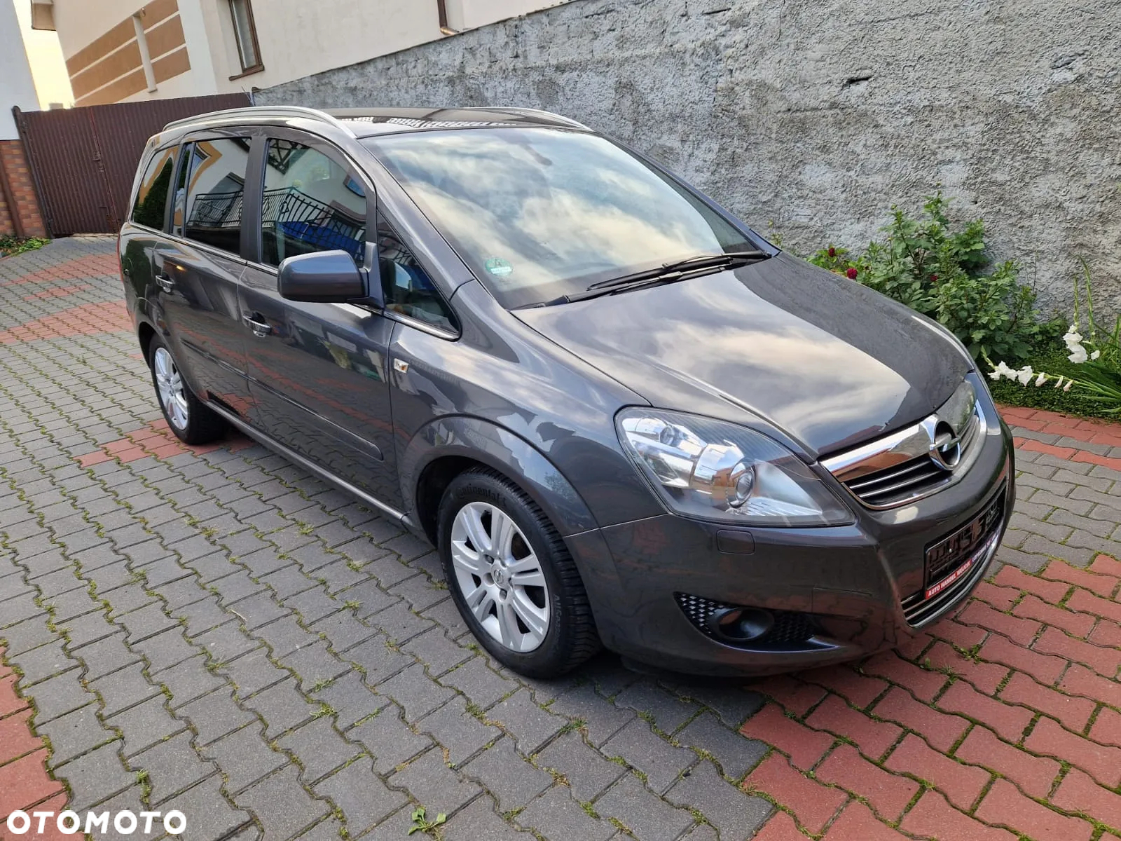 Opel Zafira 1.8 Cosmo EasyTronic - 4