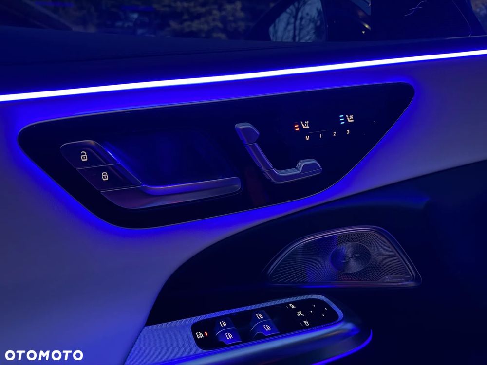 Mercedes-Benz Klasa E 220 d 4-Matic Exclusive - 29