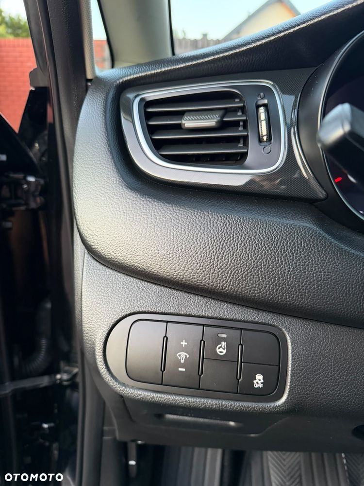 Kia Carens 1.7 CRDi Business Line 7os - 13