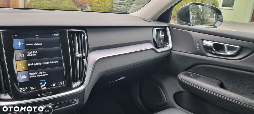 Volvo V60 D3 Momentum Pro - 23