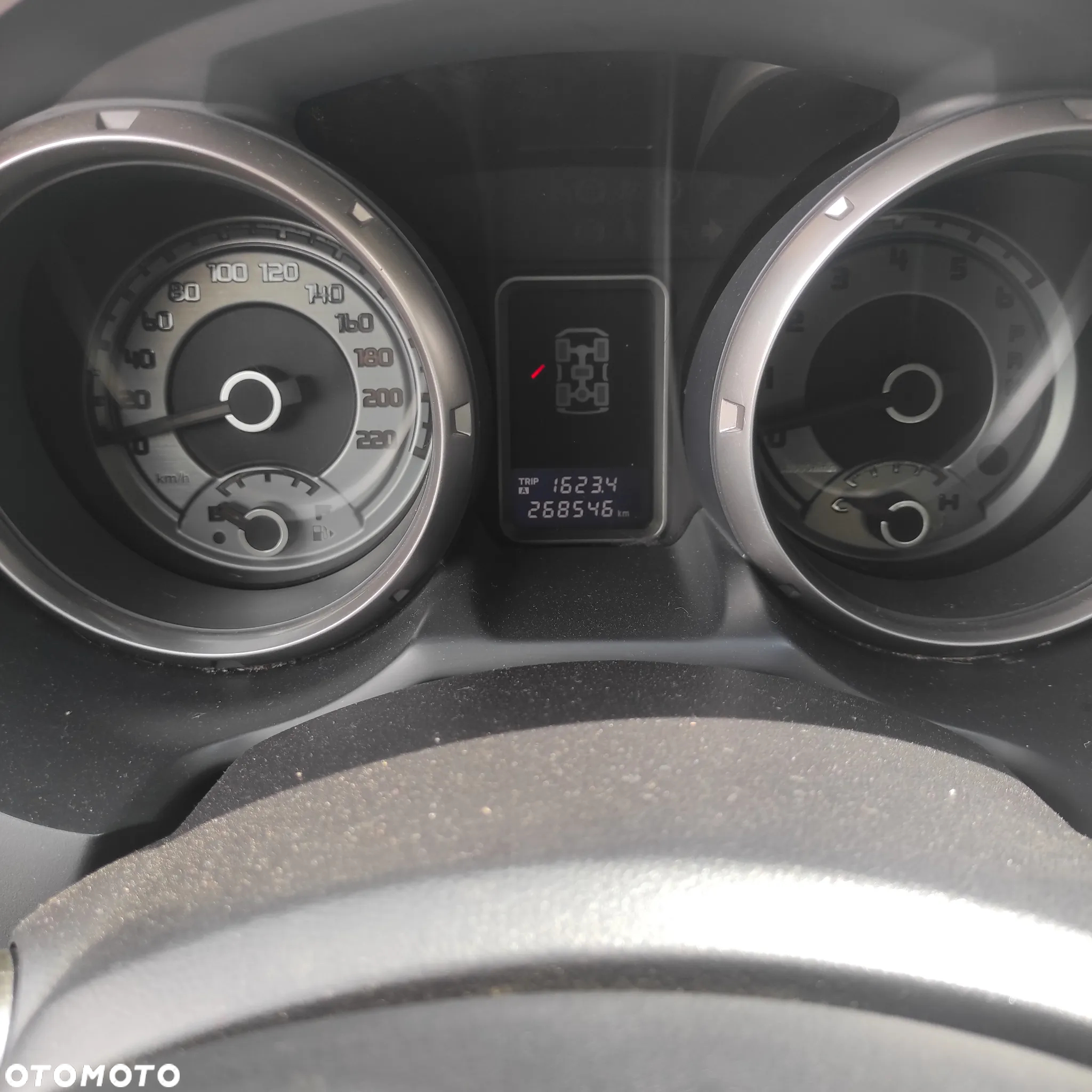 Mitsubishi Pajero - 9