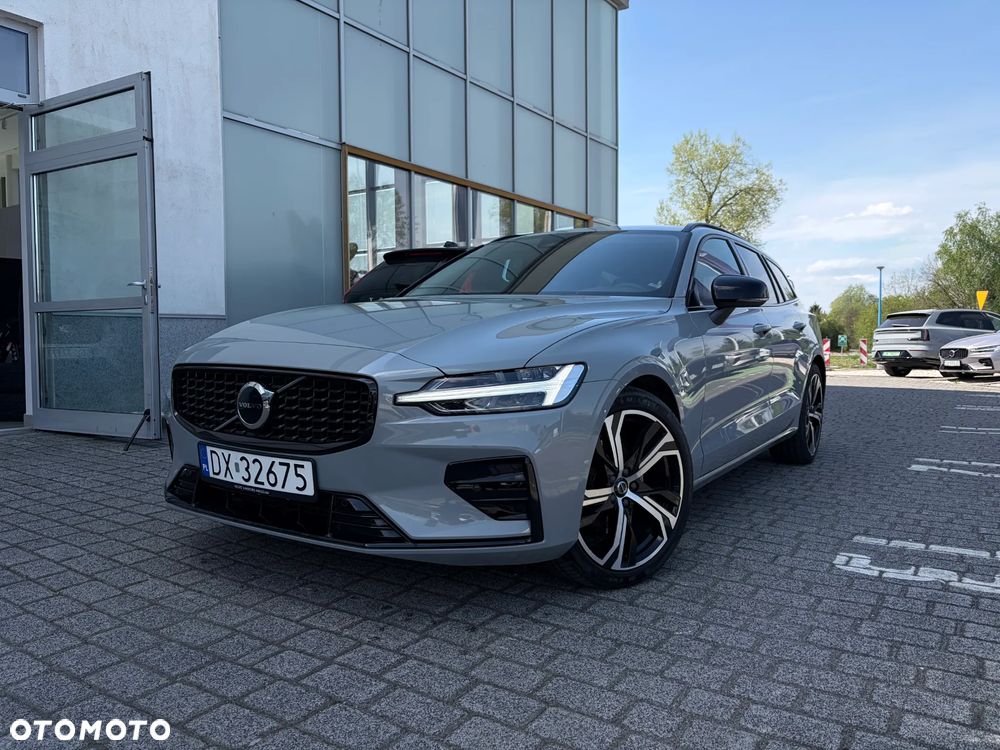 Volvo V60 B4 B Plus Dark