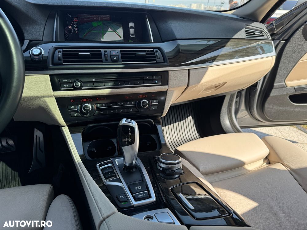 BMW Seria 5 520d Aut. Luxury Line - 11